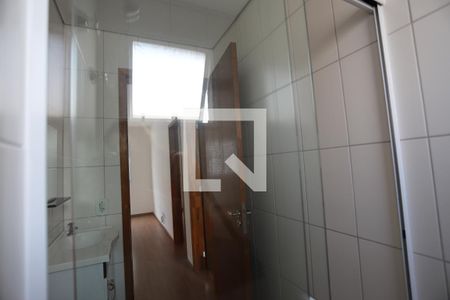 Apartamento para alugar com 48m², 2 quartos e 1 vagaBANHEIRO