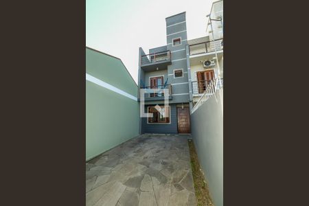 Casa à venda com 152m², 3 quartos e 2 vagas Casa à venda com 152m², 3 quartos e 2 vagasFachada