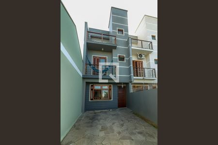 Casa à venda com 152m², 3 quartos e 2 vagas Casa à venda com 152m², 3 quartos e 2 vagasFachada