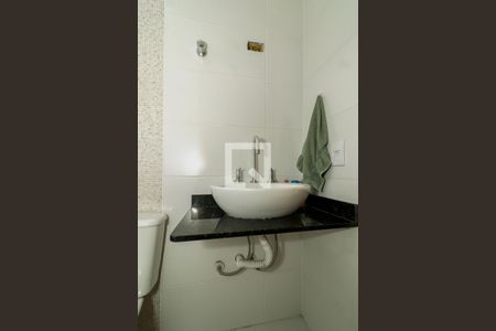 Casa à venda com 152m², 3 quartos e 2 vagas Casa à venda com 152m², 3 quartos e 2 vagasBanheiro