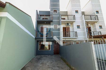Casa à venda com 152m², 3 quartos e 2 vagas Casa à venda com 152m², 3 quartos e 2 vagasFachada
