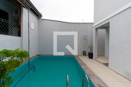 Casa para alugar com 223m², 3 quartos e 4 vagas Casa para alugar com 223m², 3 quartos e 4 vagasPiscina