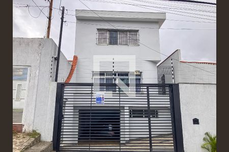 Casa para alugar com 223m², 3 quartos e 4 vagas Casa para alugar com 223m², 3 quartos e 4 vagasFachada