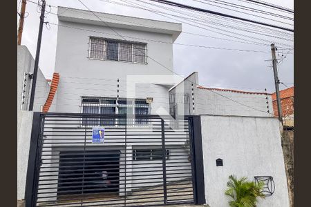 Casa para alugar com 223m², 3 quartos e 4 vagas Casa para alugar com 223m², 3 quartos e 4 vagasFachada