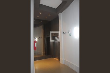 Hall de entrada de apartamento para alugar com 3 quartos, 104m² em Vila da Serra, Nova Lima