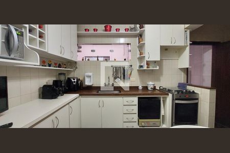 Casa à venda com 227m², 3 quartos e 2 vagasCozinha