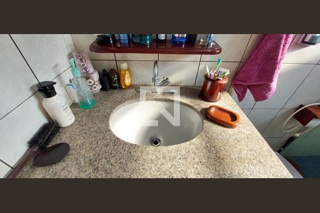 Casa à venda com 227m², 3 quartos e 2 vagasBanheiro Quarto 1 suíte