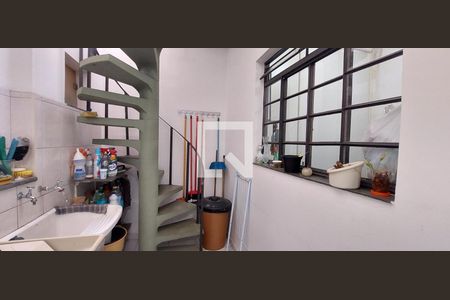 Casa à venda com 227m², 3 quartos e 2 vagasÁrea de Serviço