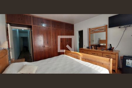 Casa à venda com 227m², 3 quartos e 2 vagasQuarto 1 suíte