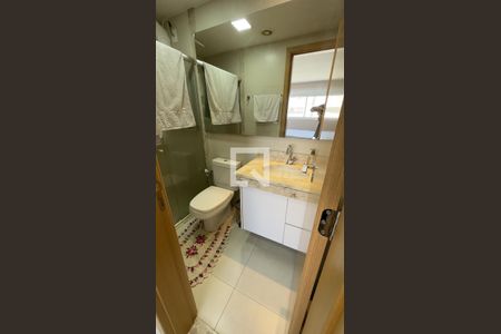 Banheiro da Suíte de apartamento para alugar com 2 quartos, 64m² em Setor Bueno, Goiânia
