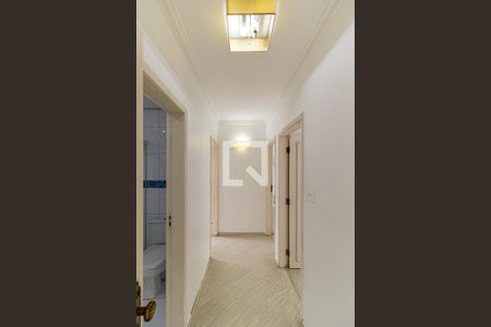 Corredor de apartamento à venda com 3 quartos, 150m² em Higienópolis, São Paulo