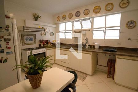 Apartamento à venda com 130m², 2 quartos e 1 vagaCozinha