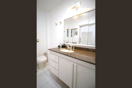 Apartamento à venda com 130m², 2 quartos e 1 vagaBanheiro da Suíte