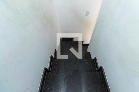 Casa para alugar com 48m², 2 quartos e sem vagaEscada