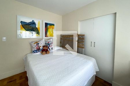 Apartamento à venda com 174m², 3 quartos e 2 vagas Apartamento à venda com 174m², 3 quartos e 2 vagasQuarto 1