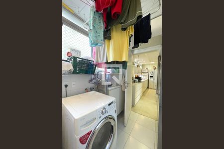 Apartamento à venda com 174m², 3 quartos e 2 vagas Apartamento à venda com 174m², 3 quartos e 2 vagasÁrea de Serviço