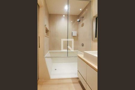 Apartamento à venda com 174m², 3 quartos e 2 vagas Apartamento à venda com 174m², 3 quartos e 2 vagasBanheiro da Suíte