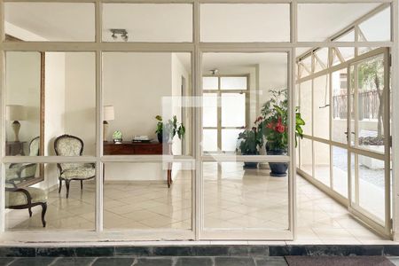 Apartamento à venda com 174m², 3 quartos e 2 vagas Apartamento à venda com 174m², 3 quartos e 2 vagasHall de entrada