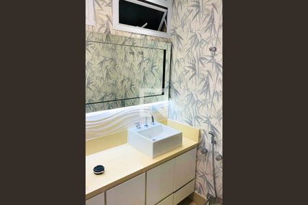 Apartamento à venda com 174m², 3 quartos e 2 vagas Apartamento à venda com 174m², 3 quartos e 2 vagasBanheiro da Suíte