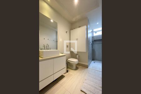 Apartamento à venda com 174m², 3 quartos e 2 vagas Apartamento à venda com 174m², 3 quartos e 2 vagasBanheiro