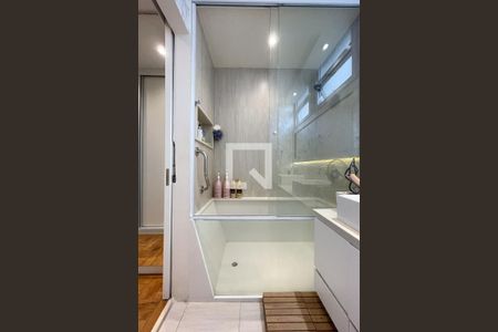 Apartamento à venda com 174m², 3 quartos e 2 vagas Apartamento à venda com 174m², 3 quartos e 2 vagasBanheiro da Suíte