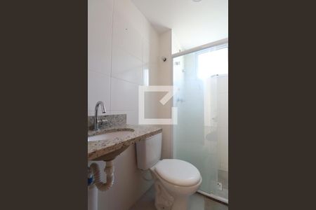 Banheiro de apartamento para alugar com 2 quartos, 44m² em Alcantara, São Gonçalo