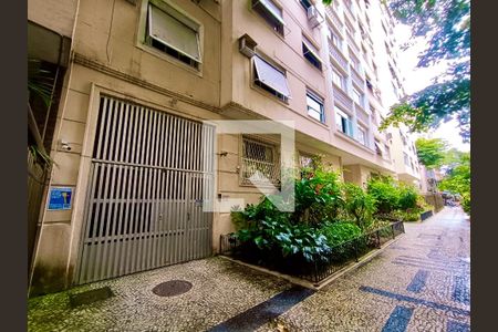 Apartamento para alugar com 112m², 3 quartos e sem vaga Apartamento para alugar com 112m², 3 quartos e sem vagaFachada com cartaz QA.