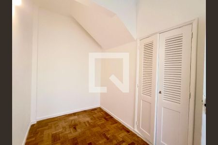 Apartamento para alugar com 112m², 3 quartos e sem vaga Apartamento para alugar com 112m², 3 quartos e sem vagaQuarto serviço