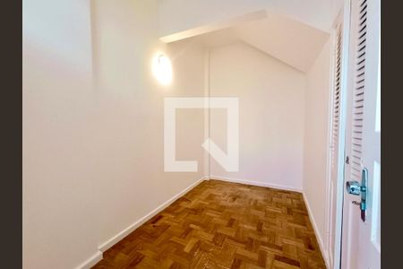 Apartamento para alugar com 112m², 3 quartos e sem vaga Apartamento para alugar com 112m², 3 quartos e sem vagaQuarto serviço