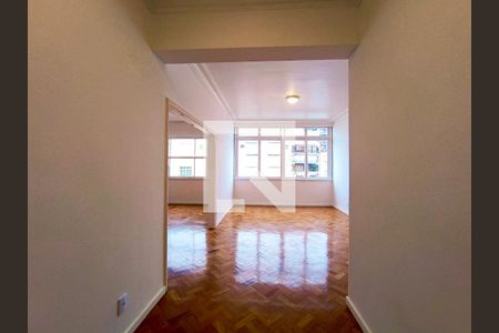 Apartamento para alugar com 112m², 3 quartos e sem vaga Apartamento para alugar com 112m², 3 quartos e sem vagaSala