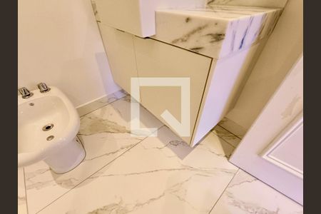 Apartamento para alugar com 112m², 3 quartos e sem vaga Apartamento para alugar com 112m², 3 quartos e sem vagaBanheiro social