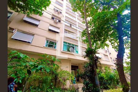 Apartamento para alugar com 112m², 3 quartos e sem vaga Apartamento para alugar com 112m², 3 quartos e sem vagaFachada com cartaz QA.