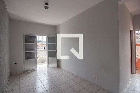 Casa à venda com 5 quartos, 333m² em Vila Carmosina, São Paulo
