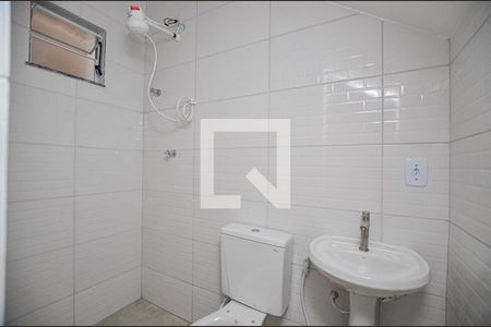 Banheiro de casa de condomínio para alugar com 1 quarto, 45m² em Engenho do Mato, Niterói