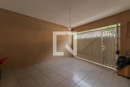 Casa à venda com 160m², 2 quartos e 2 vagas Casa à venda com 160m², 2 quartos e 2 vagasGaragem