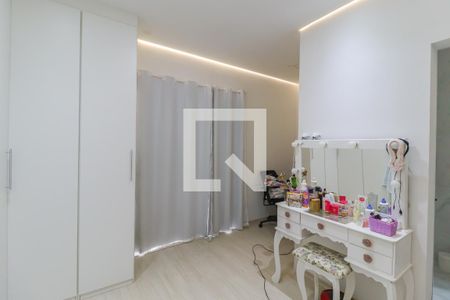 Casa à venda com 160m², 2 quartos e 2 vagas Casa à venda com 160m², 2 quartos e 2 vagasSuíte