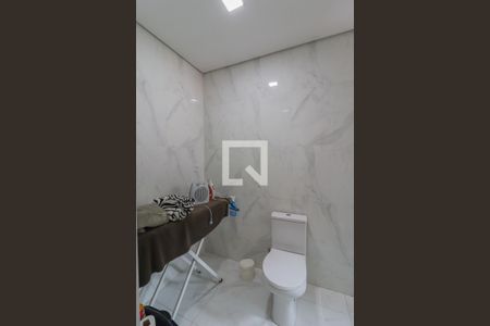 Casa à venda com 160m², 2 quartos e 2 vagas Casa à venda com 160m², 2 quartos e 2 vagasBanheiro da Suíte