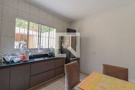 Casa à venda com 160m², 2 quartos e 2 vagas Casa à venda com 160m², 2 quartos e 2 vagasCozinha e Área de Serviço