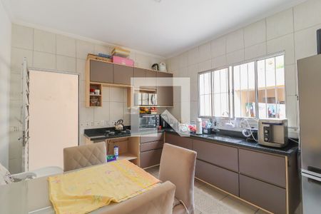 Casa à venda com 160m², 2 quartos e 2 vagas Casa à venda com 160m², 2 quartos e 2 vagasCozinha e Área de Serviço