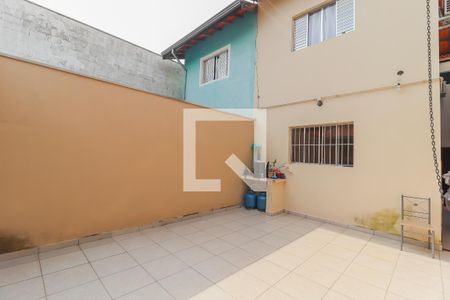 Casa à venda com 160m², 2 quartos e 2 vagas Casa à venda com 160m², 2 quartos e 2 vagasQuintal