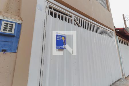 Casa à venda com 160m², 2 quartos e 2 vagas Casa à venda com 160m², 2 quartos e 2 vagasPlaca