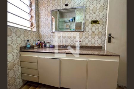 Casa à venda com 250m², 3 quartos e 4 vagas Casa à venda com 250m², 3 quartos e 4 vagasBanheiro - Armário