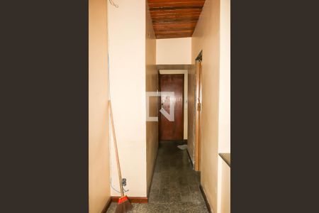 Corredor de apartamento à venda com 3 quartos, 90m² em Cavalcante, Rio de Janeiro