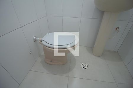 Casa para alugar com 55m², 2 quartos e sem vagaBanheiro