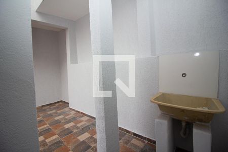 Casa para alugar com 55m², 2 quartos e sem vagaQuintal
