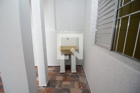 Casa para alugar com 55m², 2 quartos e sem vagaQuintal