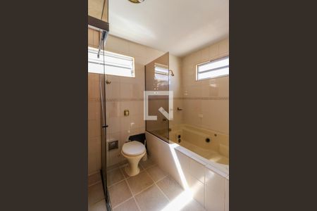 Casa à venda com 240m², 3 quartos e 2 vagas Casa à venda com 240m², 3 quartos e 2 vagasBanheiro da Suíte 3