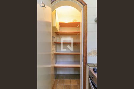 Casa à venda com 240m², 3 quartos e 2 vagas Casa à venda com 240m², 3 quartos e 2 vagasDespensa