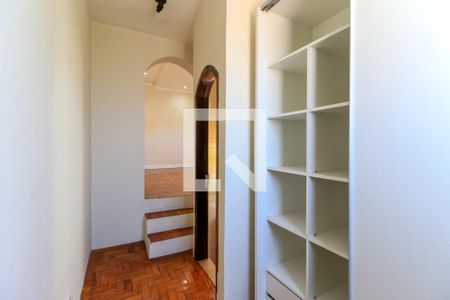 Casa à venda com 240m², 3 quartos e 2 vagas Casa à venda com 240m², 3 quartos e 2 vagasCloset da suíte 3