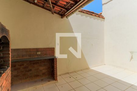Casa à venda com 240m², 3 quartos e 2 vagas Casa à venda com 240m², 3 quartos e 2 vagasChurrasqueira
